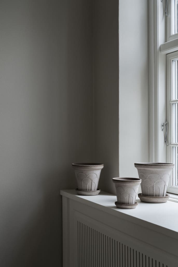 Fleur Raw Grey Terracotta Pot