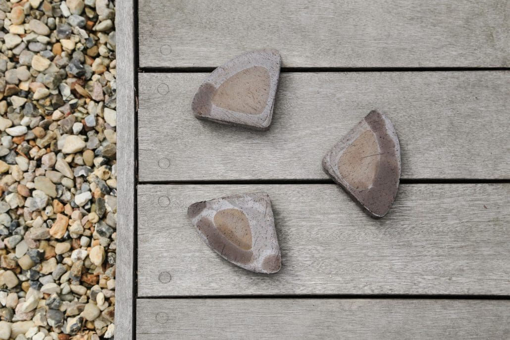 Triangle Foot Raw Grey