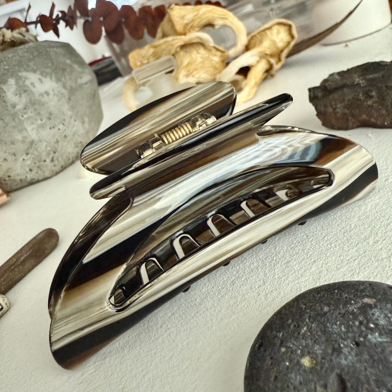 "Medeem" Hair Claw Clip