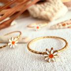 "Daisy Jane" Enamelled Daisy Ring in Gold