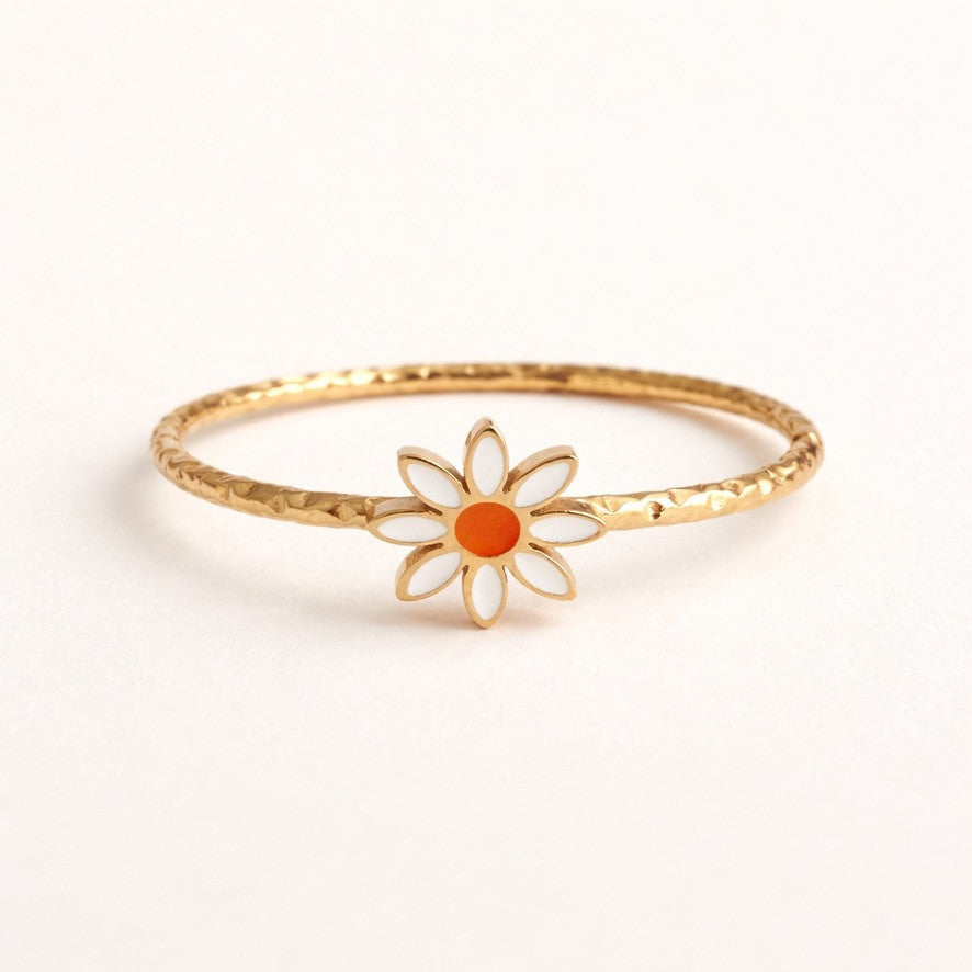 "Daisy Jane" Enamelled Daisy Ring in Gold