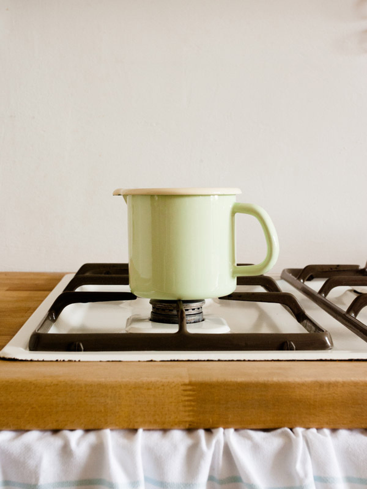 Jug with Spout - Light Green - 0.75L