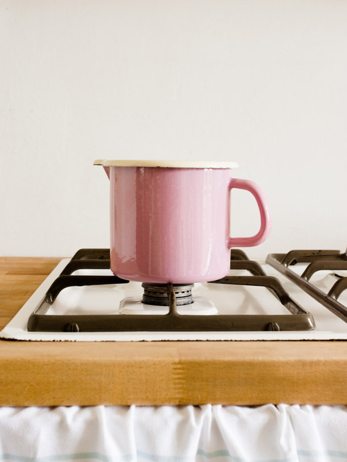 Jug with Spout - Pink - 1L