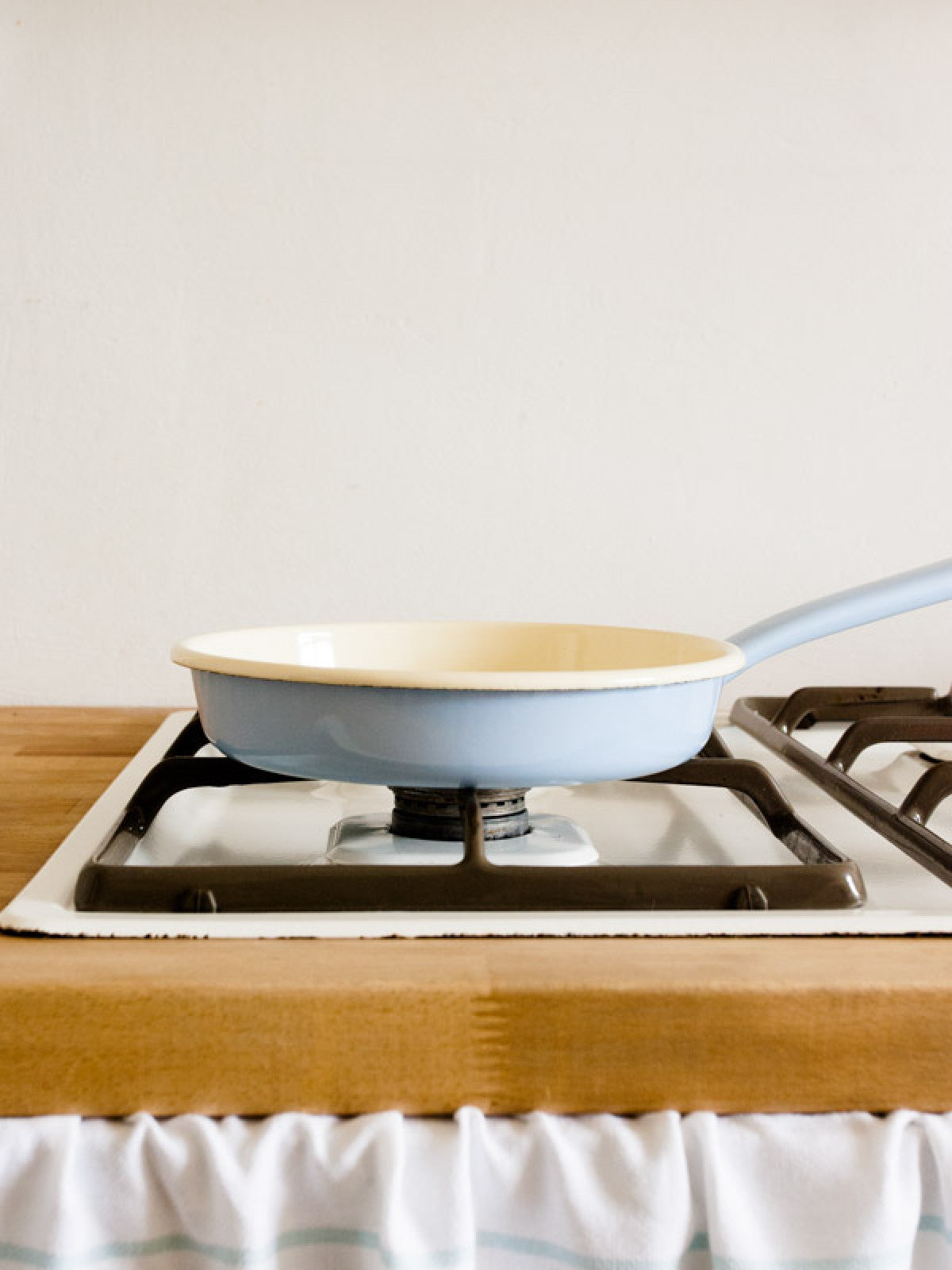 Omlette Pan - Lavender Blue - 20cm